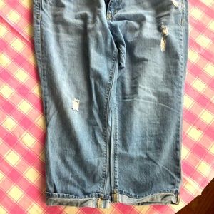 Distressed denim capris